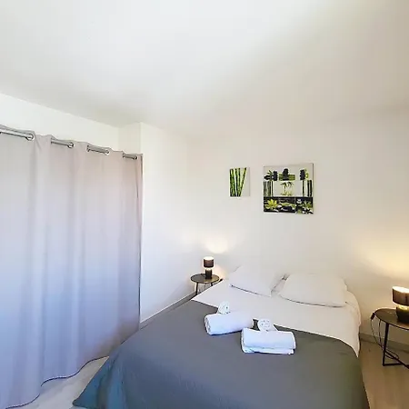 Otentic Flamant 4 People - 1 Bedroom - Parking アパート Fréjus